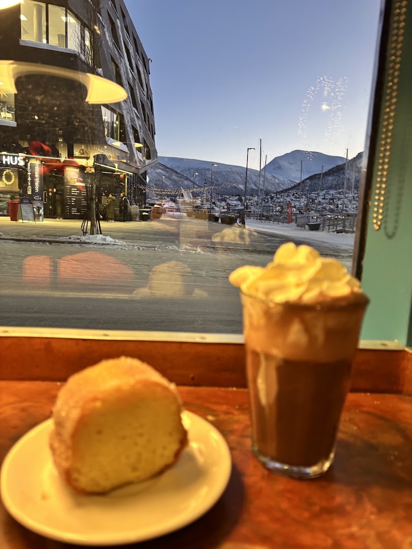 Kaffebønna: inviting atmosphere with scenic view