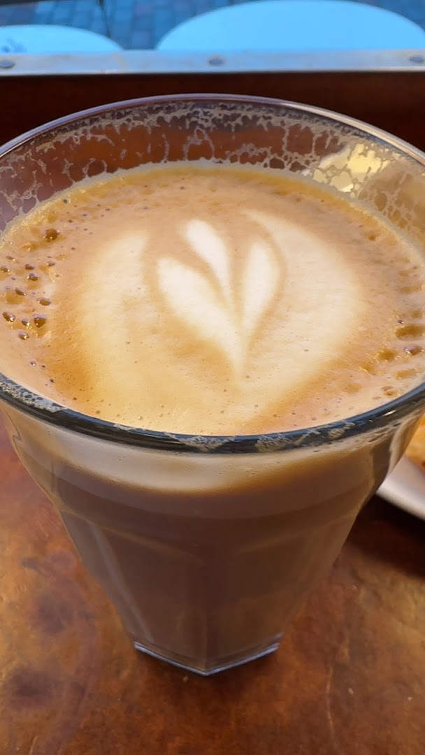 Kaffebønna: appetizing photo of coffee drink