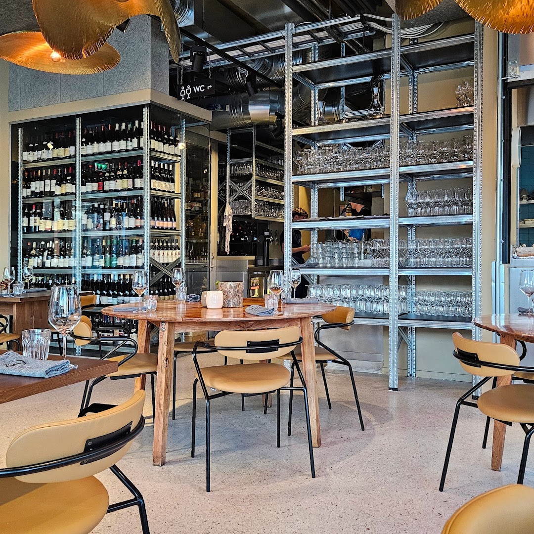 Mathallen: high quality interior restaurant shot
