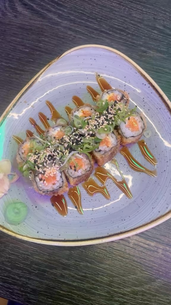 Rå Sushi: appetizing photo of sushi dish