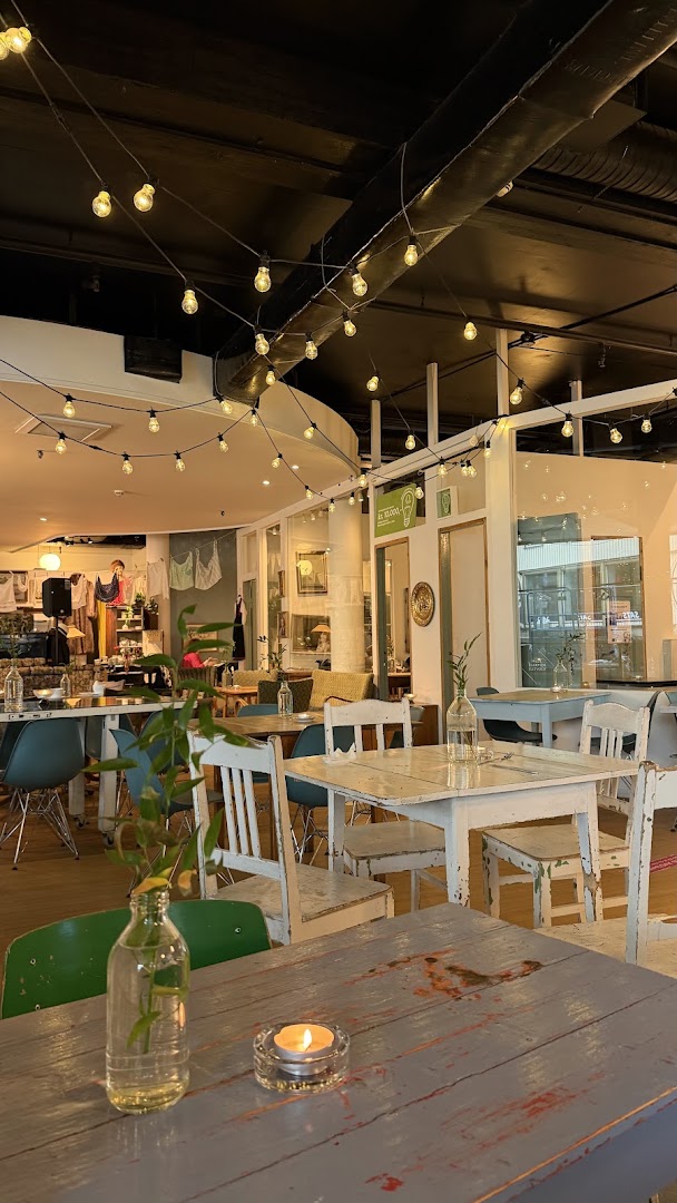 Smørtorget: inviting atmosphere and clear interior