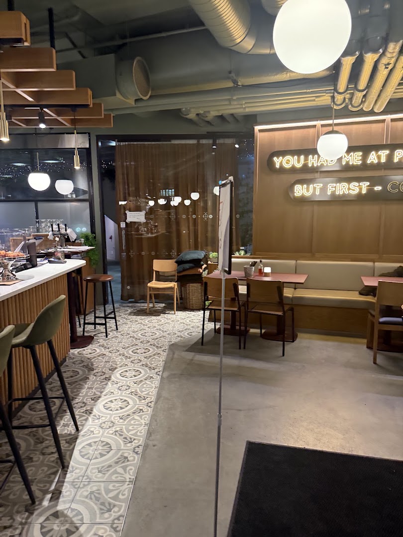Størhus: clear, inviting restaurant interior shot