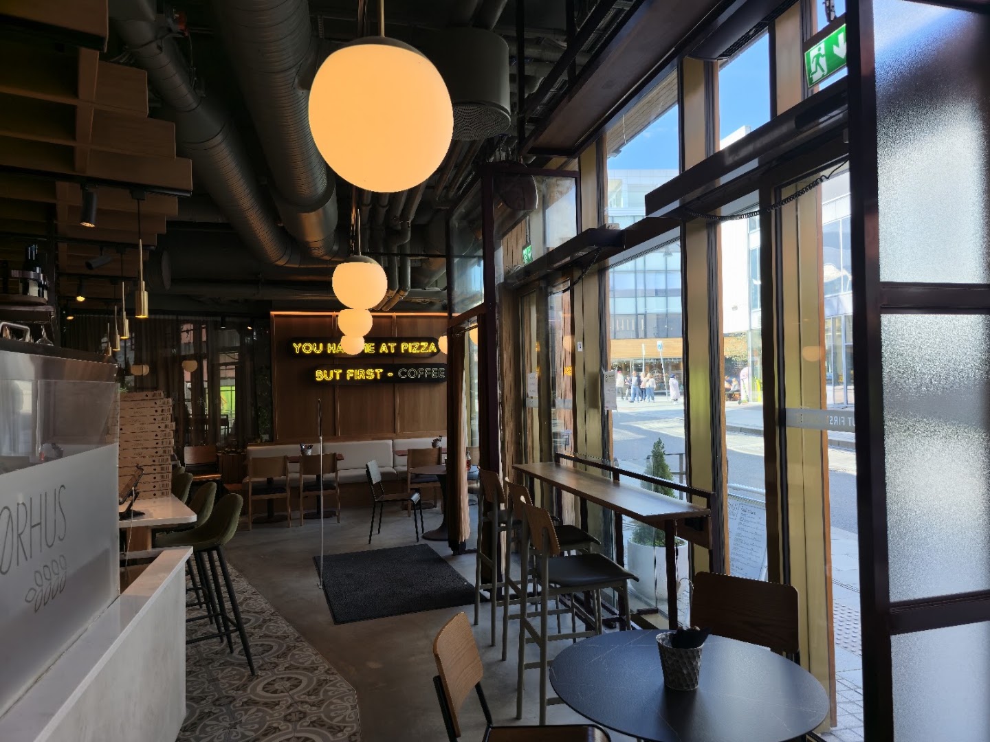 Størhus: clear, inviting restaurant interior shot