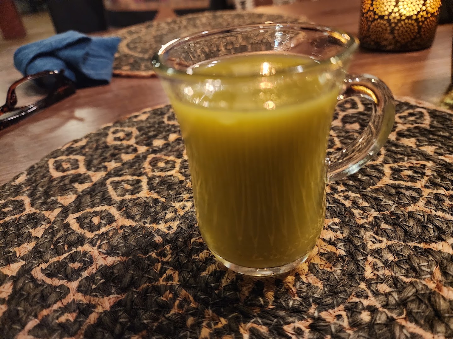 Wedeb's: clear photo of served drink