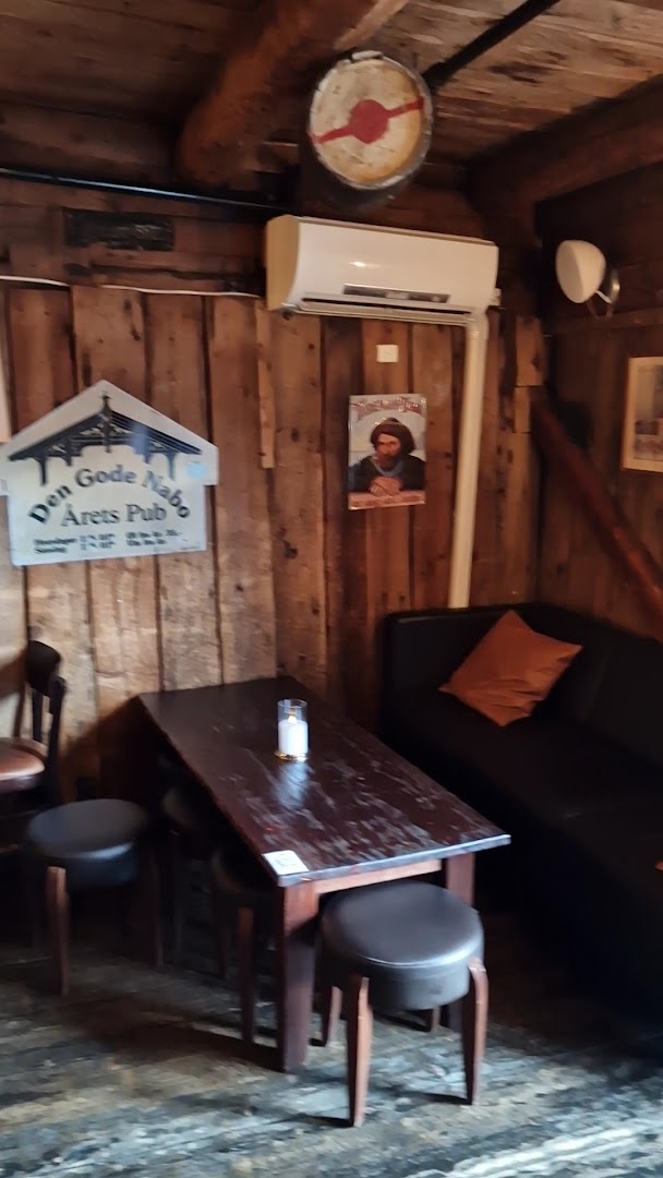 Den Gode Nabo: cozy bar interior atmosphere