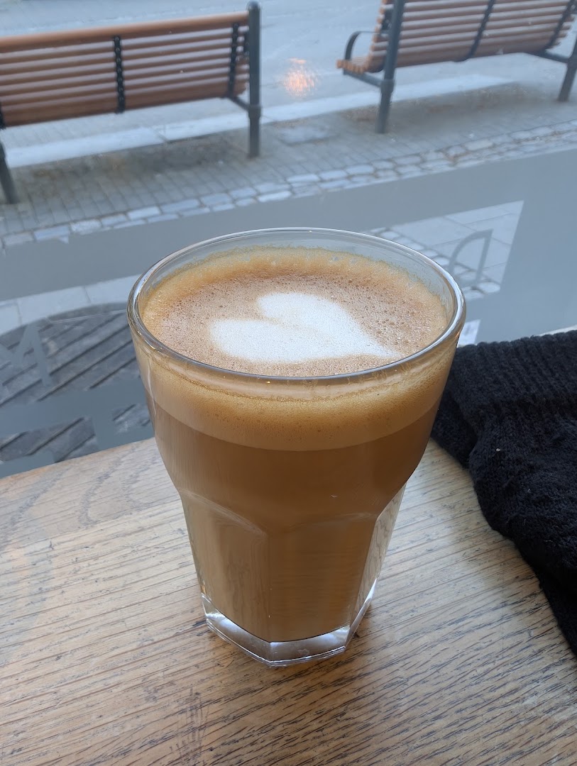 Dromedar Kaffebar: appealing photo of coffee drink