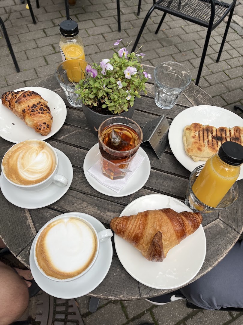 Dromedar Kaffebar: appetizing photo of cafe offerings