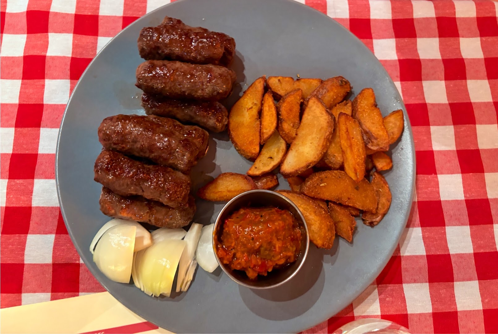 Gurman: appetizing, clear photo of food