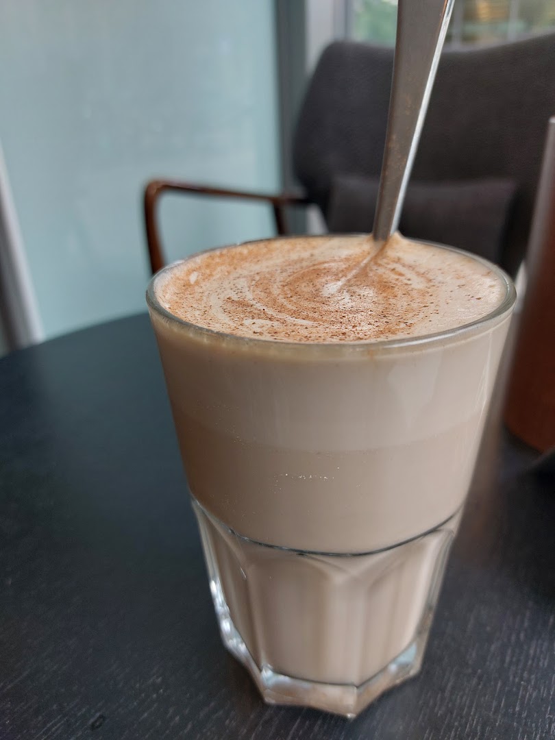 Hevd Håndverksbakeri: appetizing photo of coffee drink