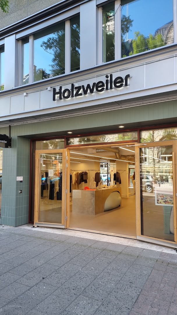 Holzweiler Trondheim: clear storefront and inviting interior