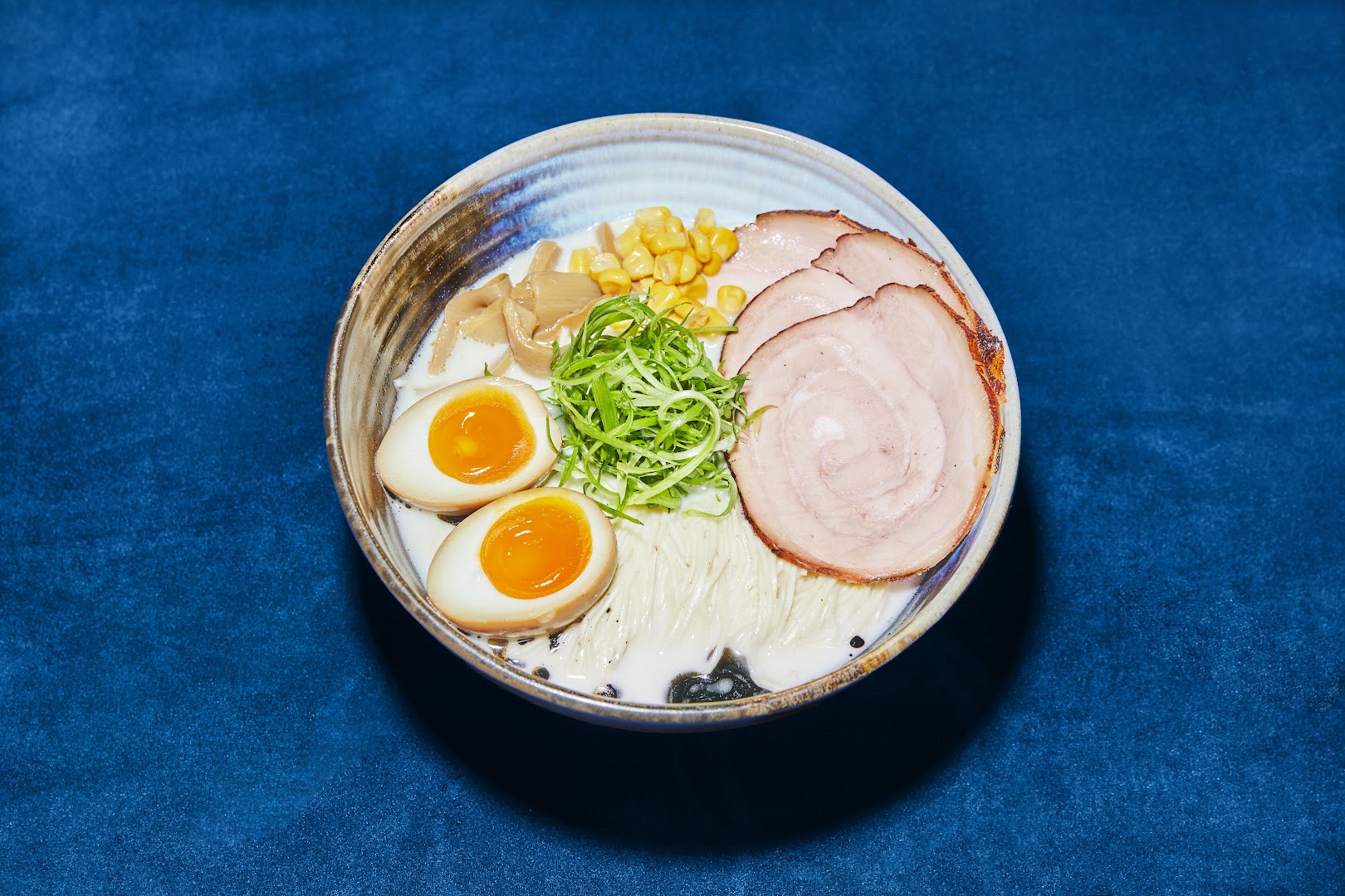 Koie Ramen: high quality appetizing food photo