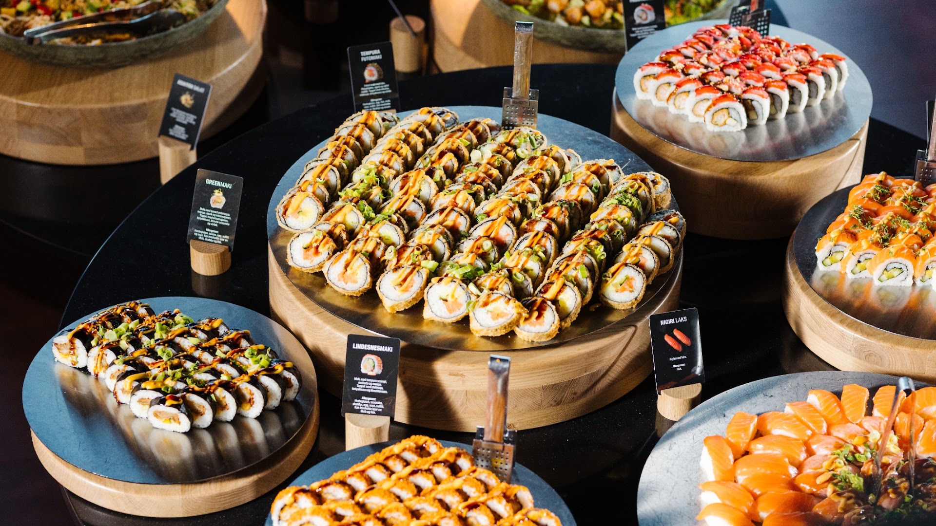 Sabrura Bakklandet: appetizing display of restaurant food