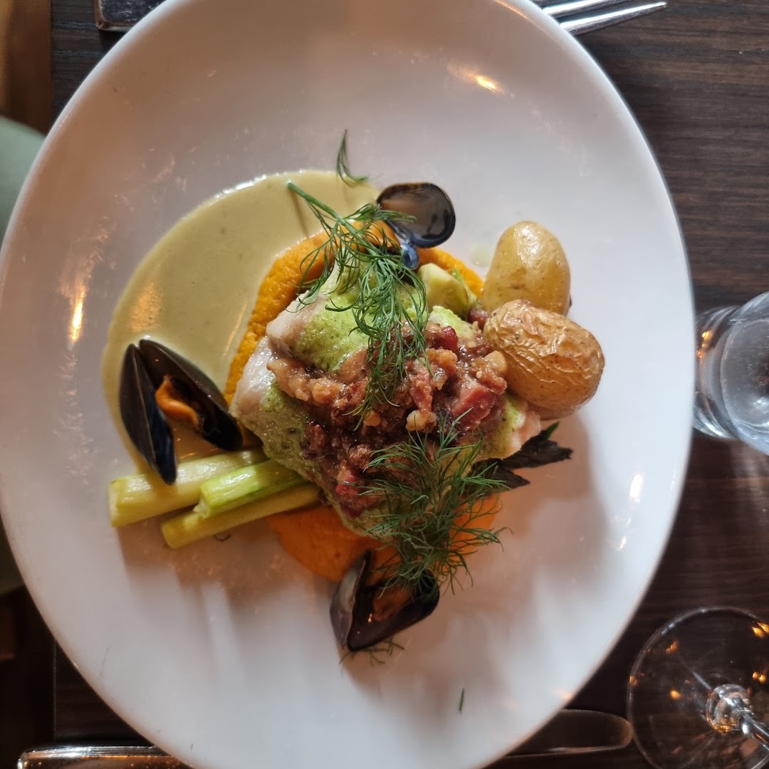 Troll Restaurant: appetizing, high-quality food photography