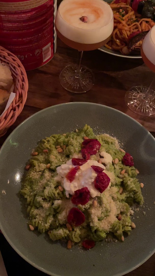 Una Pizzeria e Bar: appetizing food and drink photography