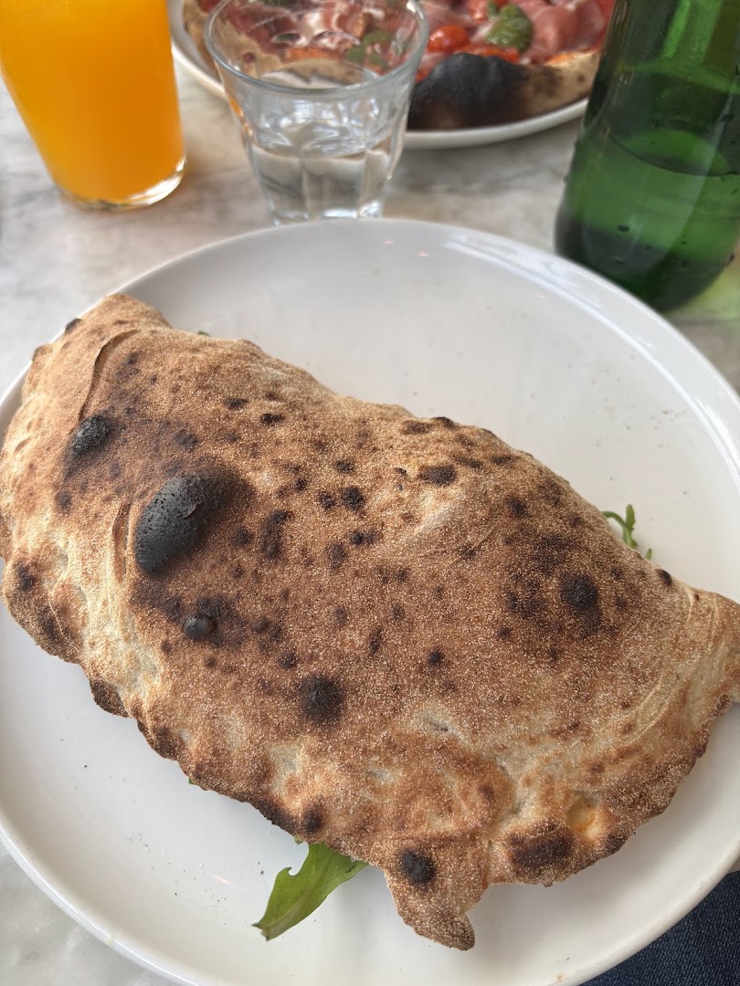 Una Pizzeria e Bar: appetizing photo of restaurant food
