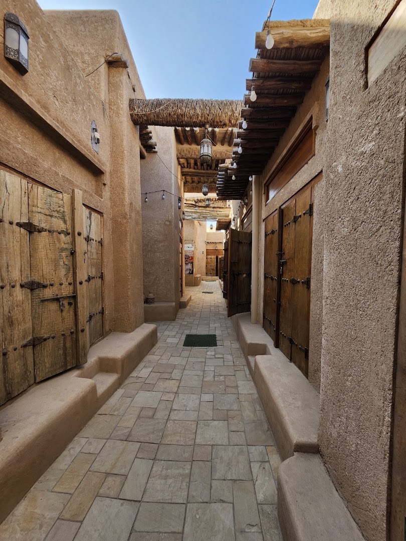 Bahla Historical Souq: beautiful shot of venue architecture