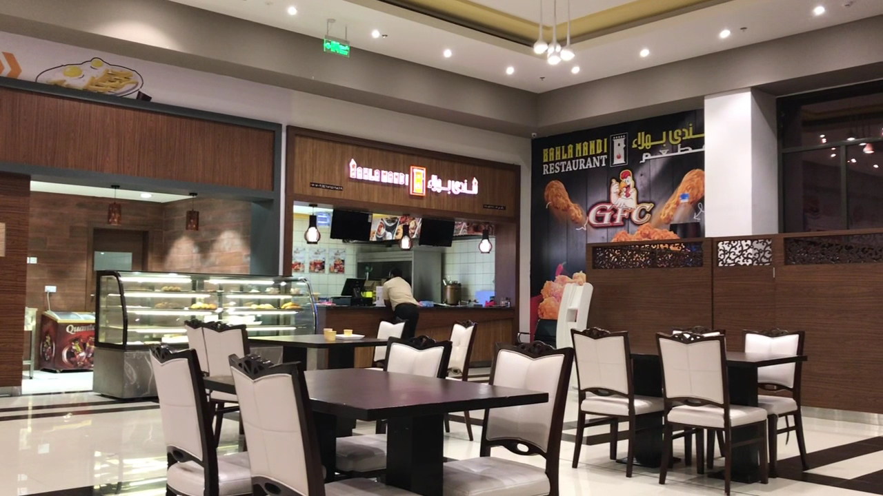 Bahla Mandi Restaurant: clear view of restaurant interior