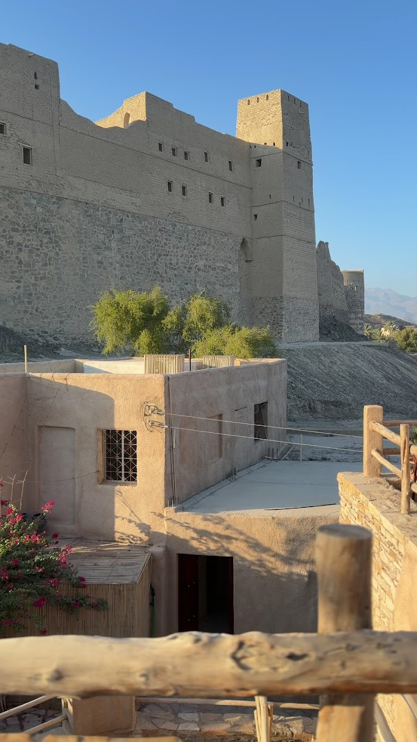Kmkan: venue's scenic exterior atmosphere