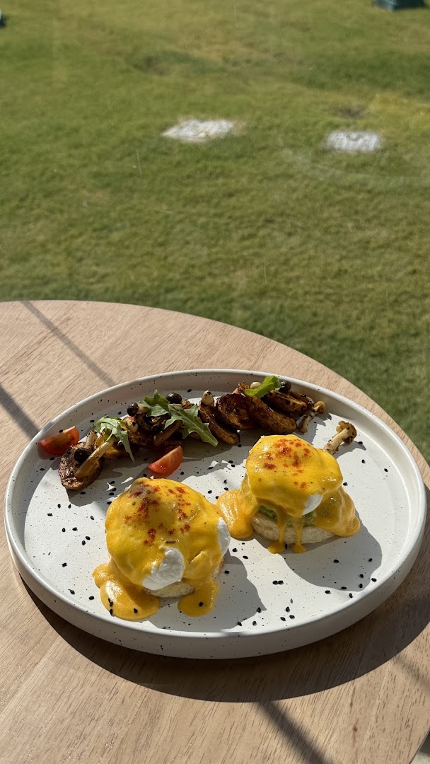 Hooves Cafe & More: appetizing food photography