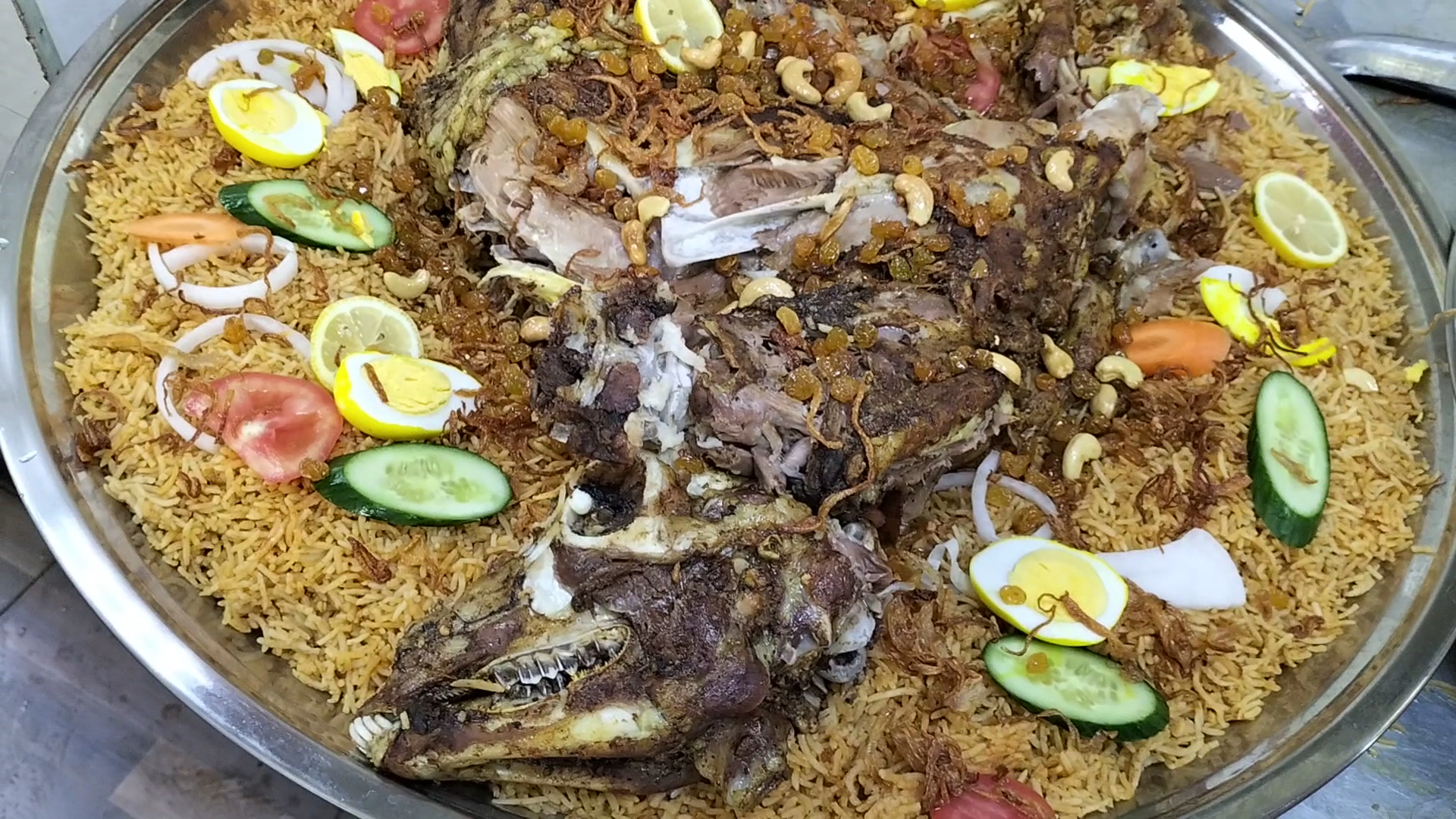Mazahbi Al Yeman: appetizing photo of restaurant food