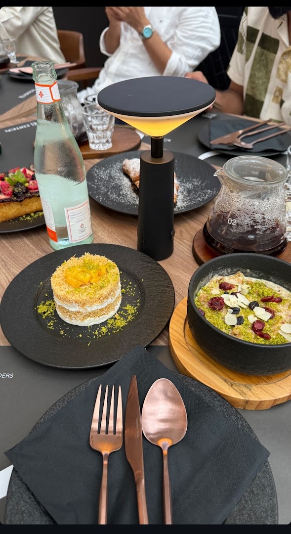 Edition Café: appetizing food and drink presentation