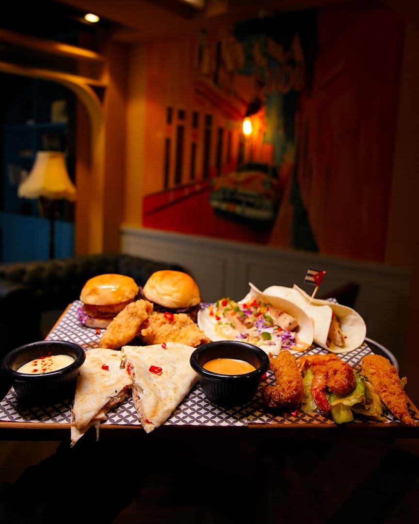 Coco Cubano: appetizing food presentation and atmosphere