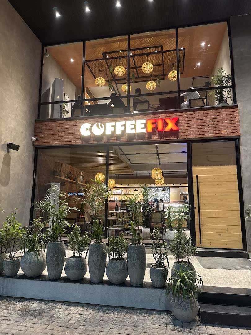 Coffee Fix: attractive exterior and inviting atmosphere