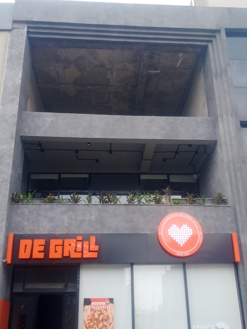 De Grill: clear exterior shot of venue