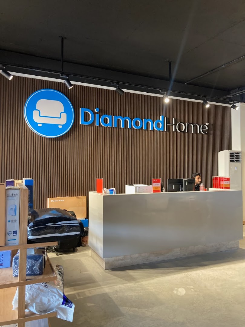 Diamond Home: clear view of shop interior