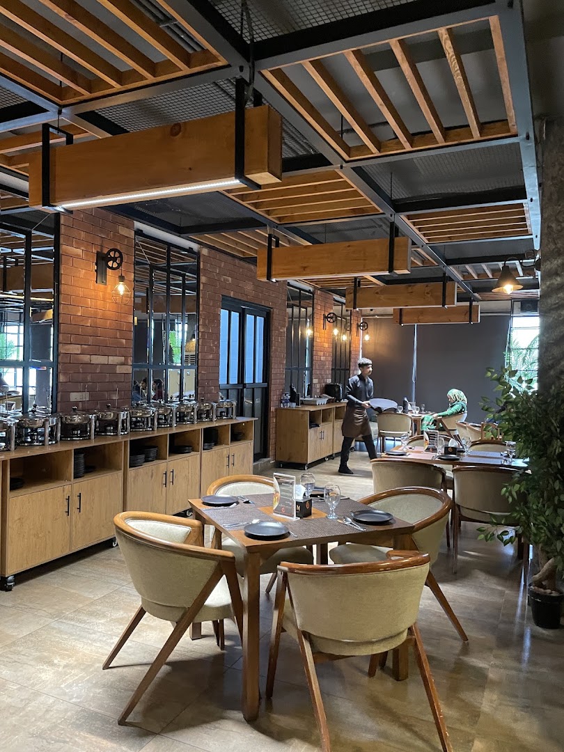 Zen Restaurant: clear, professional interior restaurant shot