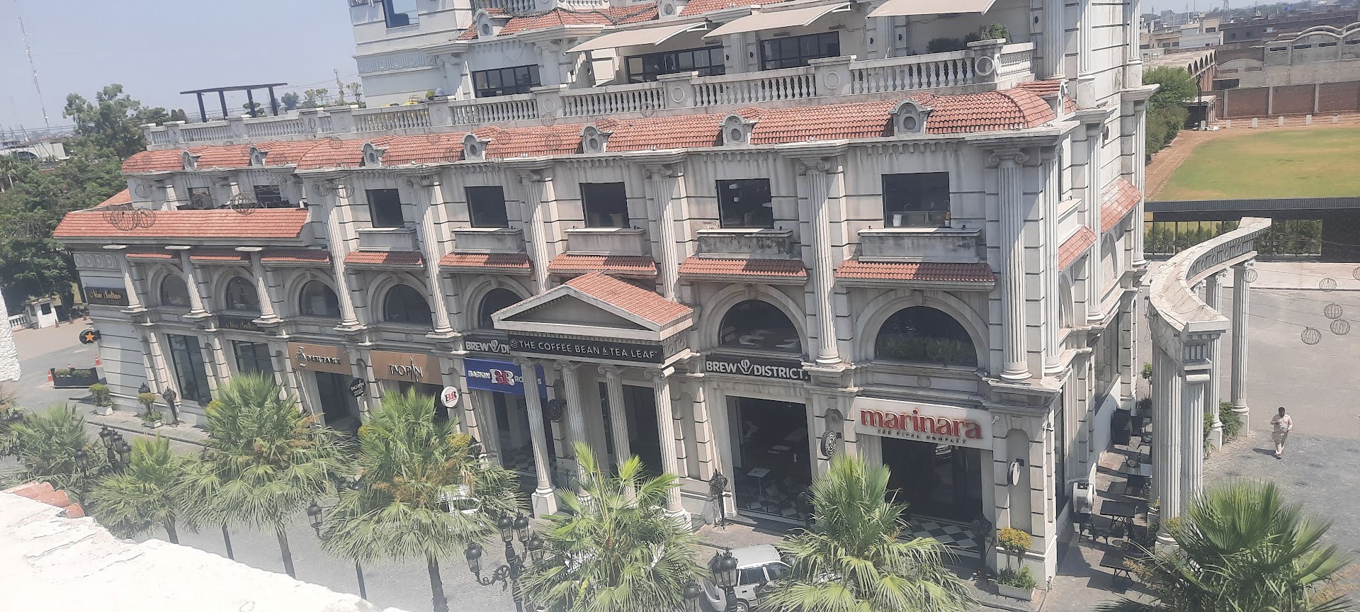 Avari Boutique Gujranwala: clear exterior view of hotel