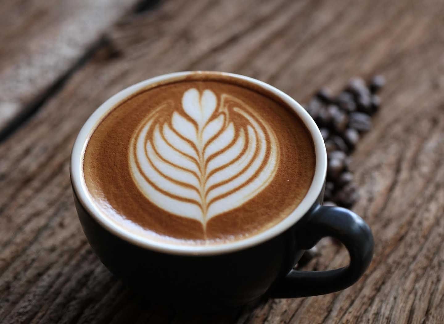 Häagen-Dazs: high quality latte art photo