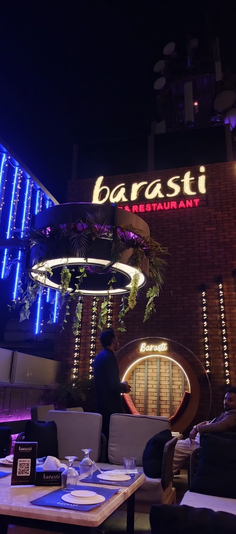 Barasti Cafe & Restaurant: venue atmosphere and decor