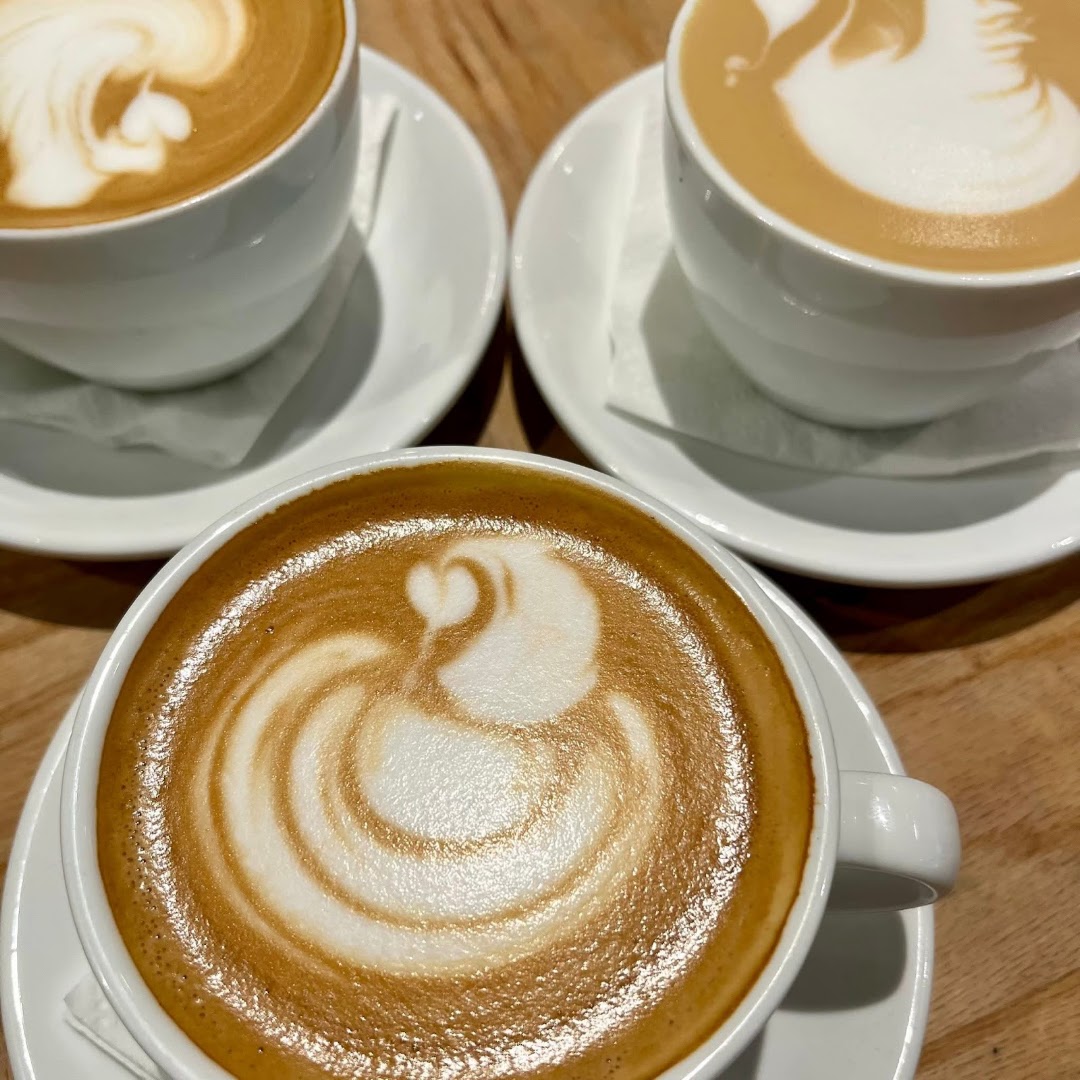 Croissant Guy: high quality latte art photo