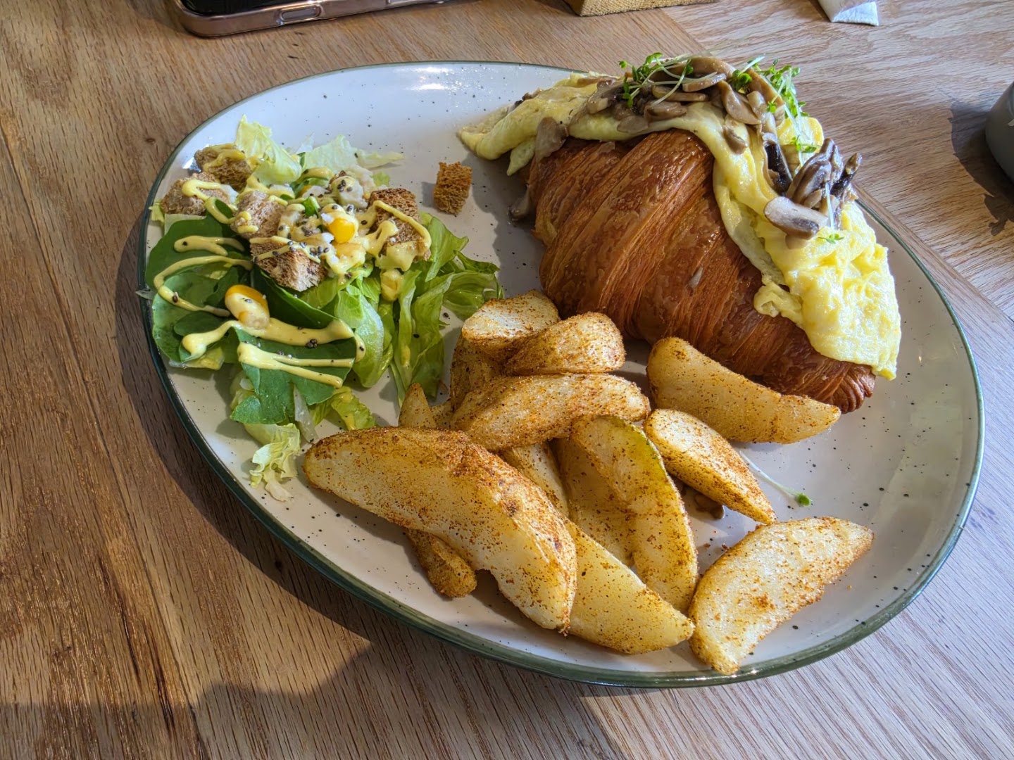 Croissant Guy: appetizing photo of breakfast dish