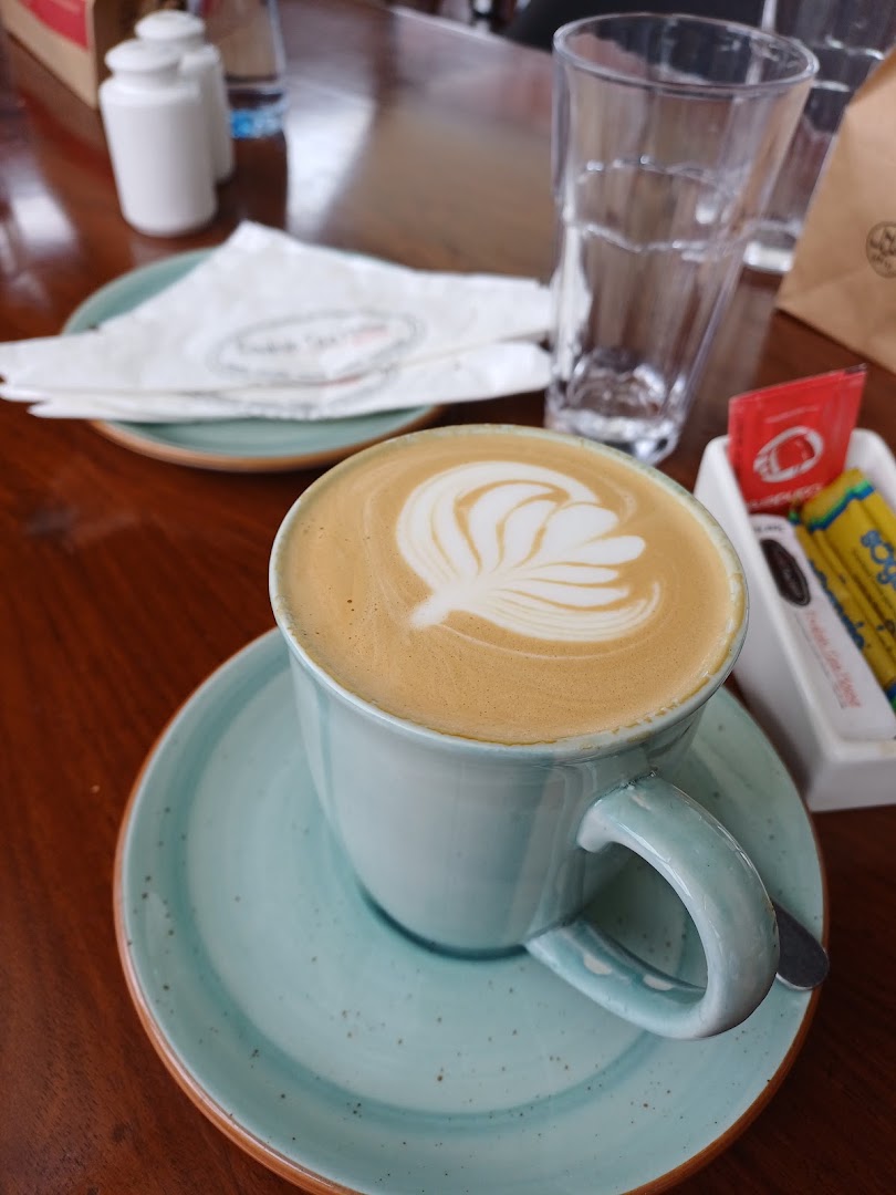 English Tea House: appealing photo of coffee art