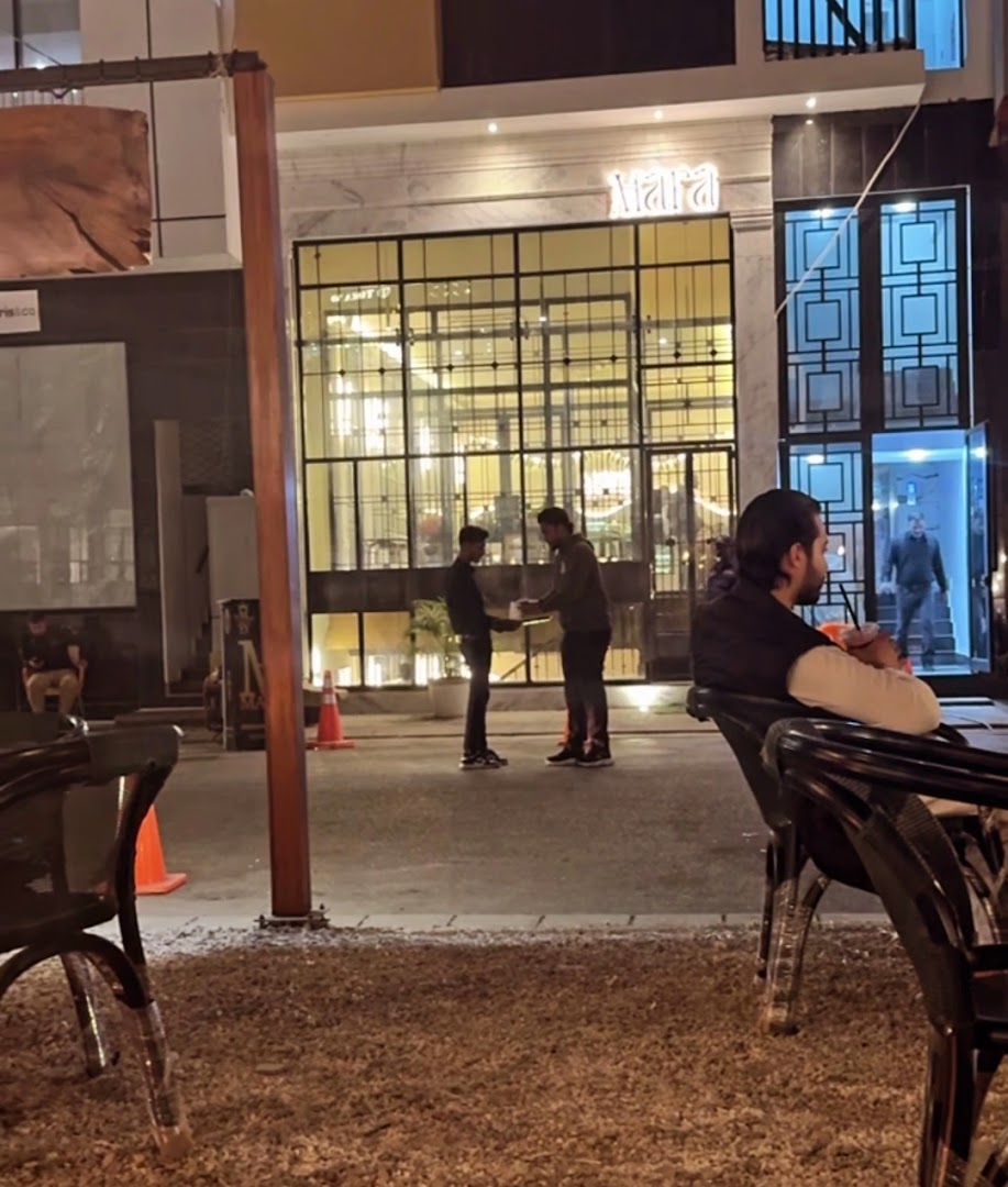 Mara Coffee: clear view of venue exterior