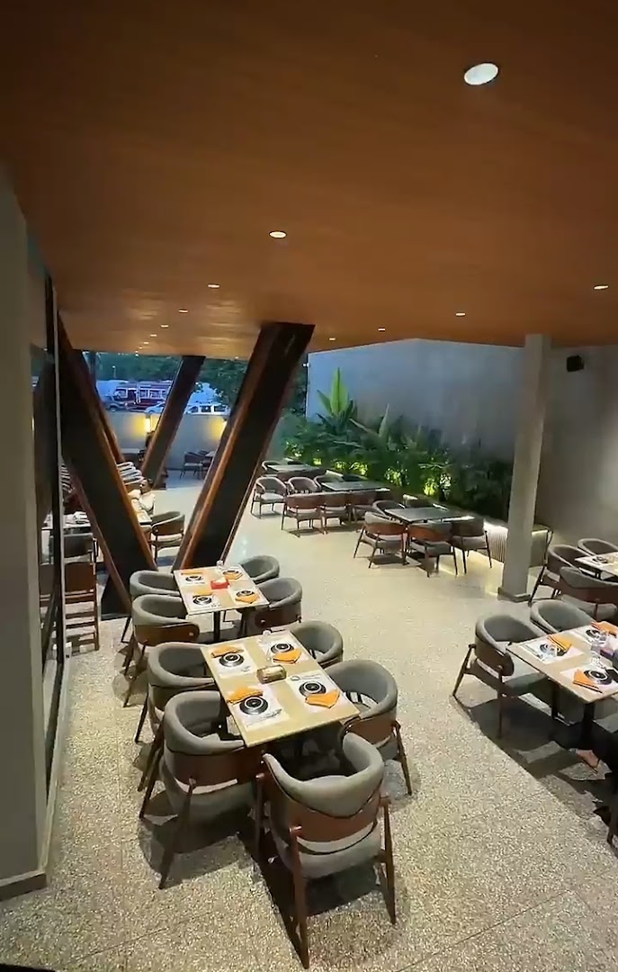 NOTO: clear view of restaurant interior