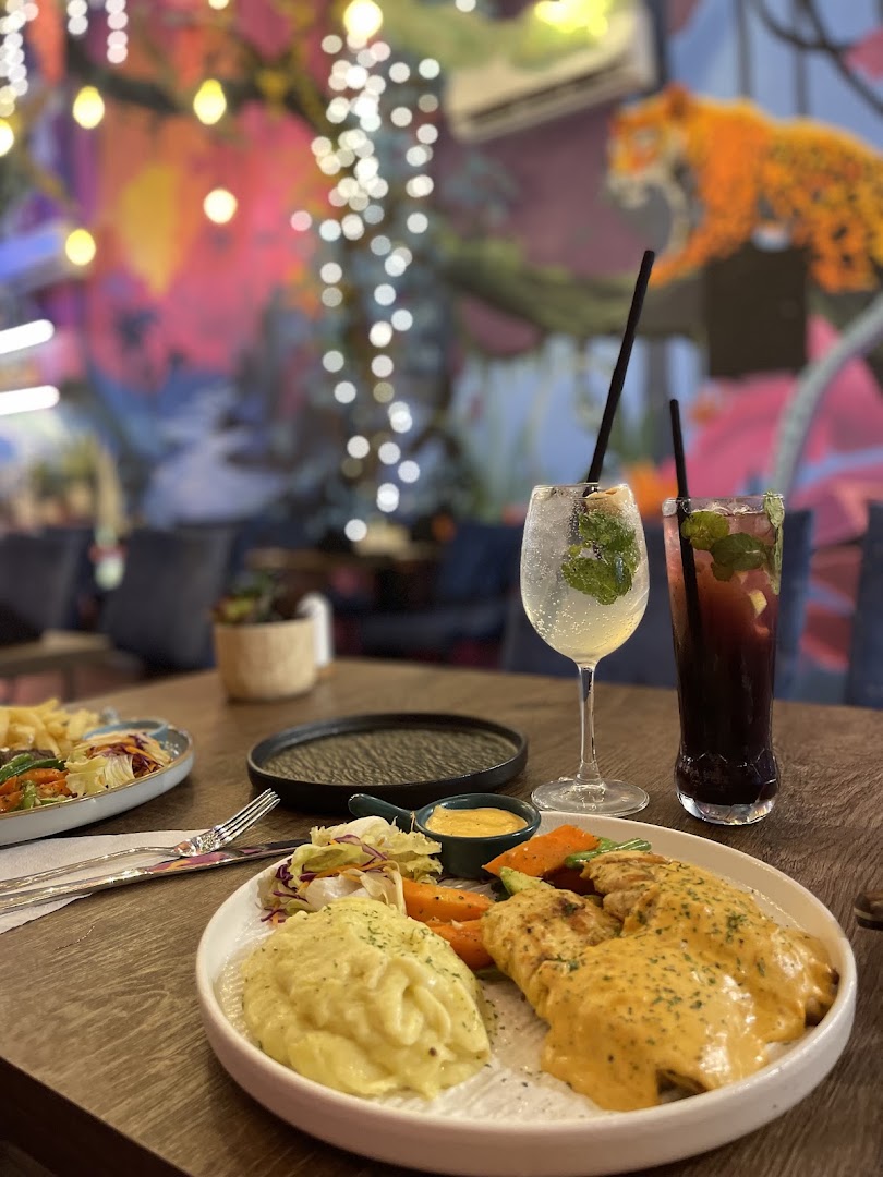 Oya: appetizing food and nice atmosphere