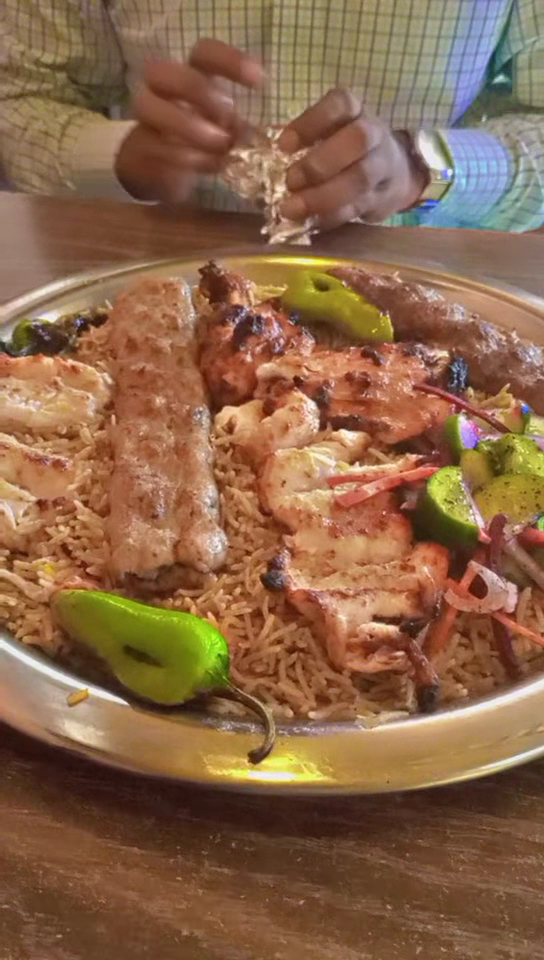 Sufraq: appetizing photo of restaurant food