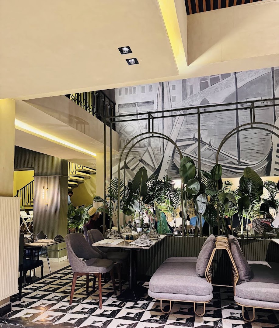 Terraza: attractive interior and inviting atmosphere