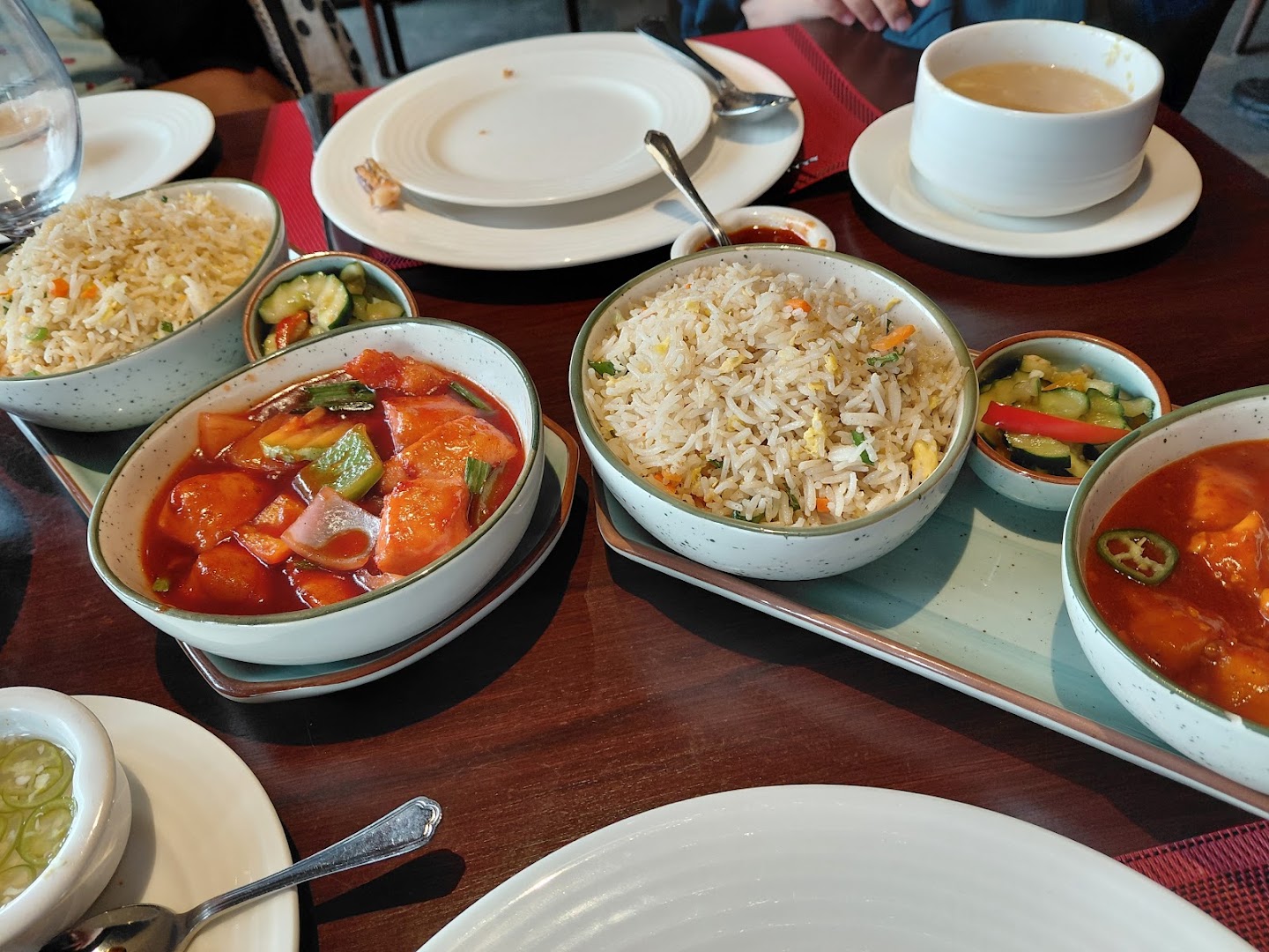 Yum Chinese & Thai: appetizing photo of restaurant food