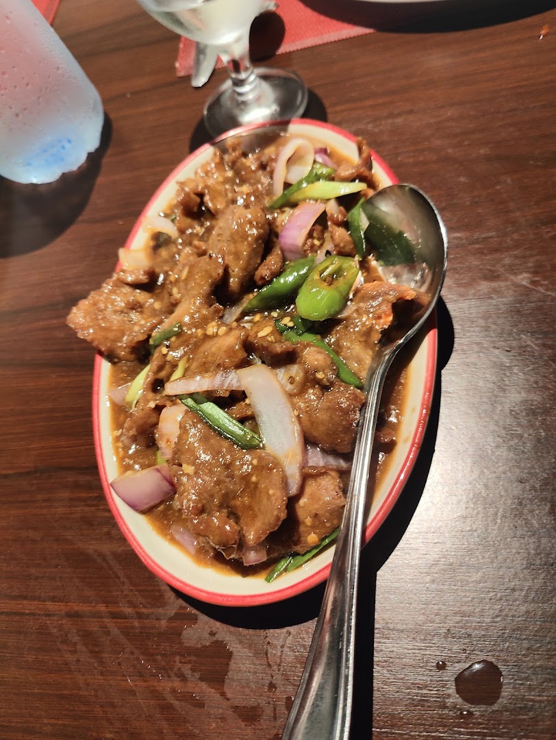 Yum Chinese & Thai: appetizing photo of restaurant dish