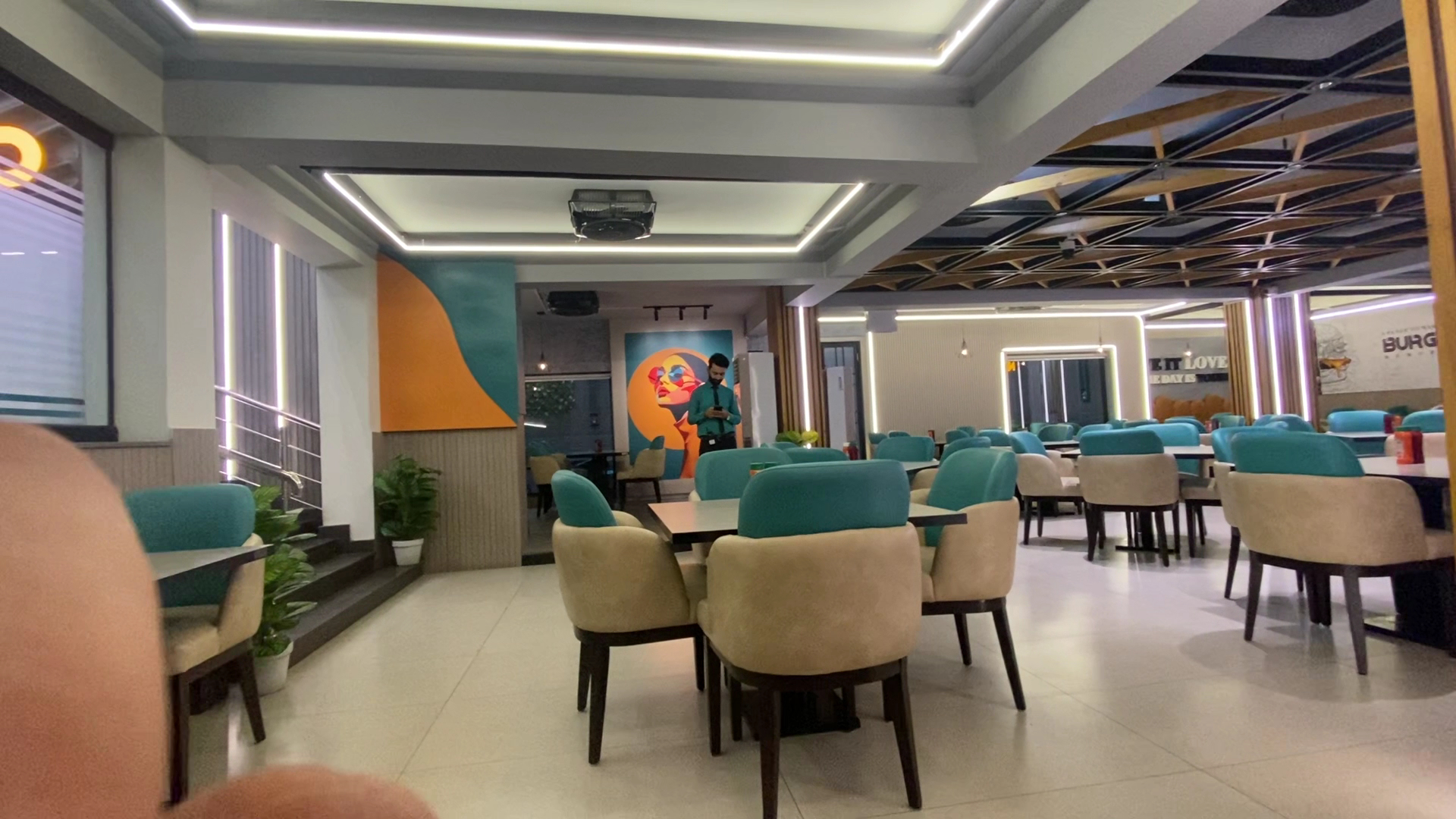 Mezzadine: clear shot of restaurant interior