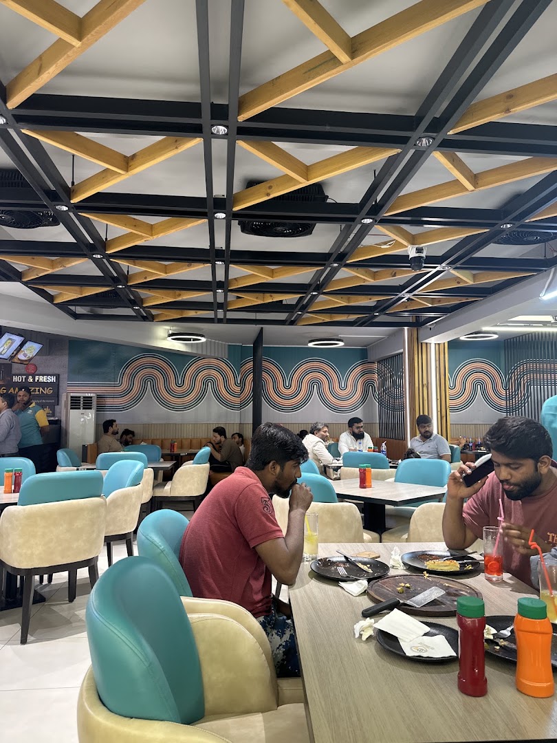 Mezzadine: restaurant atmosphere and interior