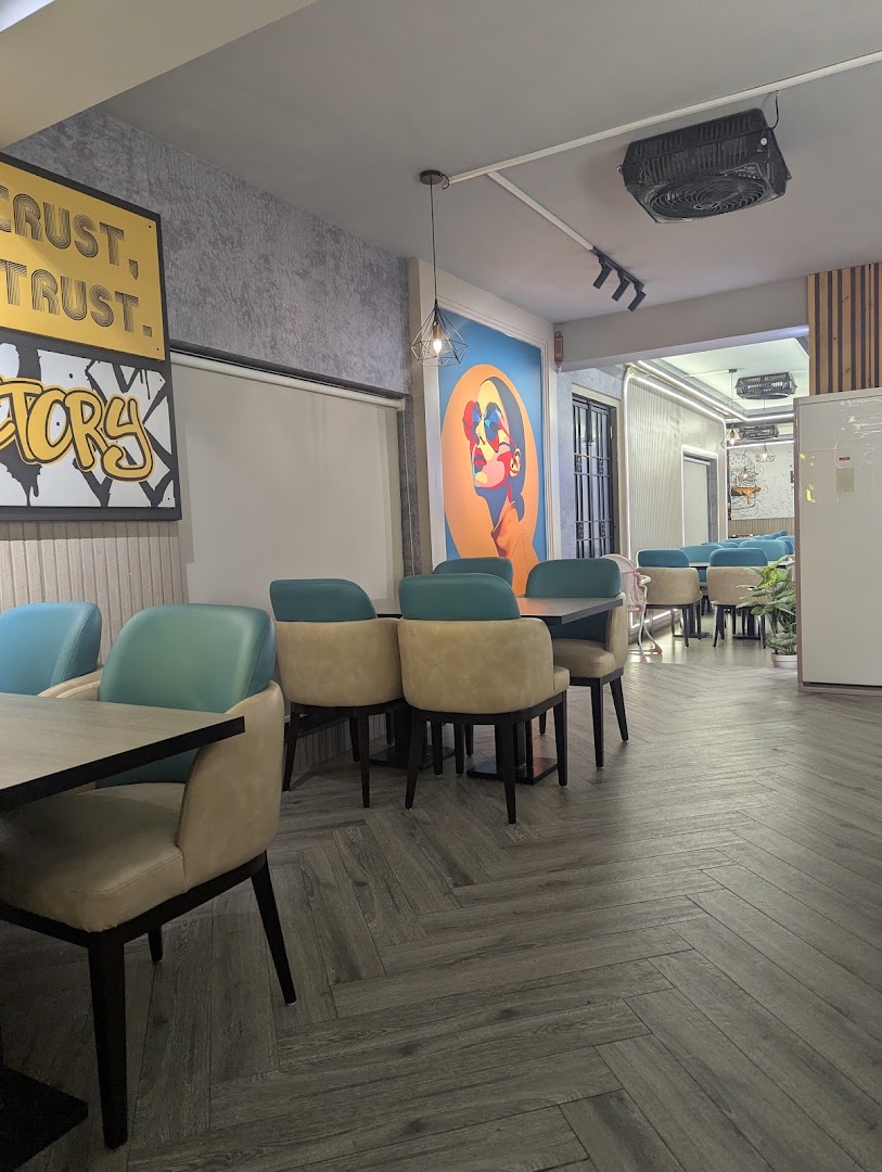 Mezzadine: clear shot of restaurant interior