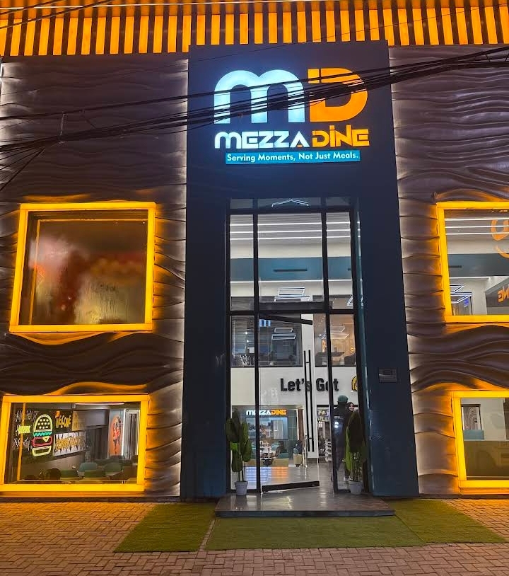 Mezzadine: attractive exterior shot of restaurant