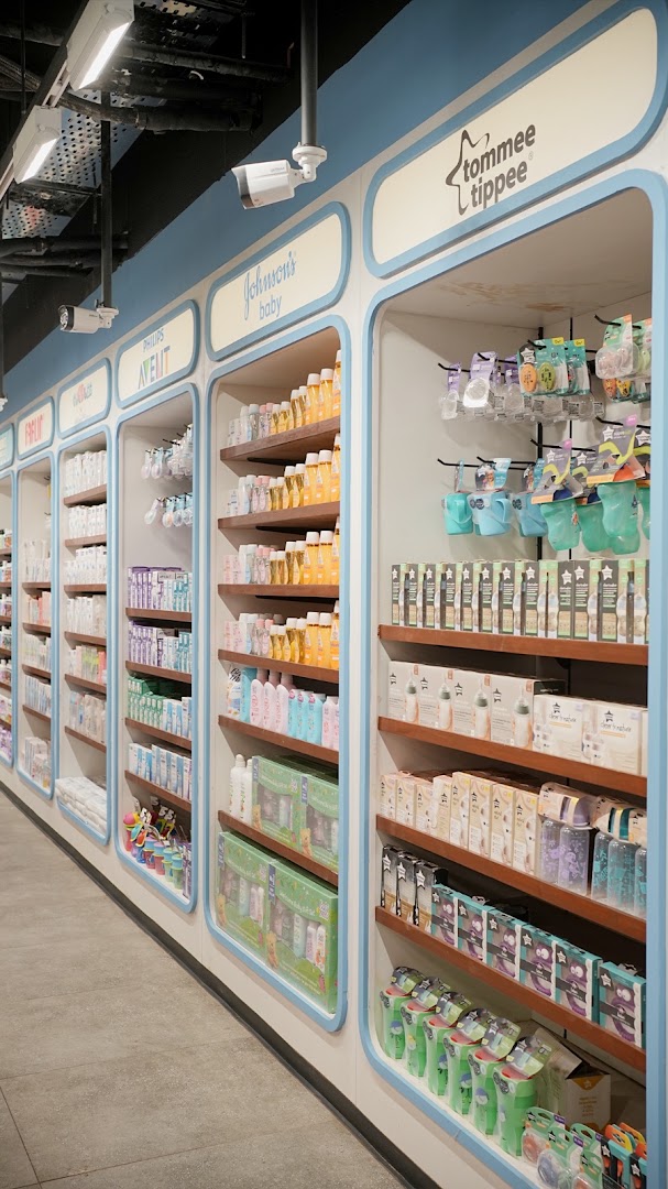Bachaa Party: clear display of shop products