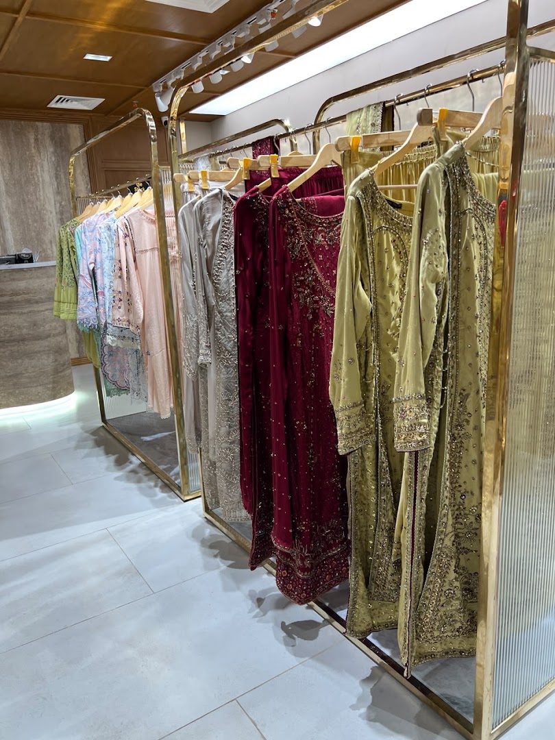 Naqshi: clear display of shop products