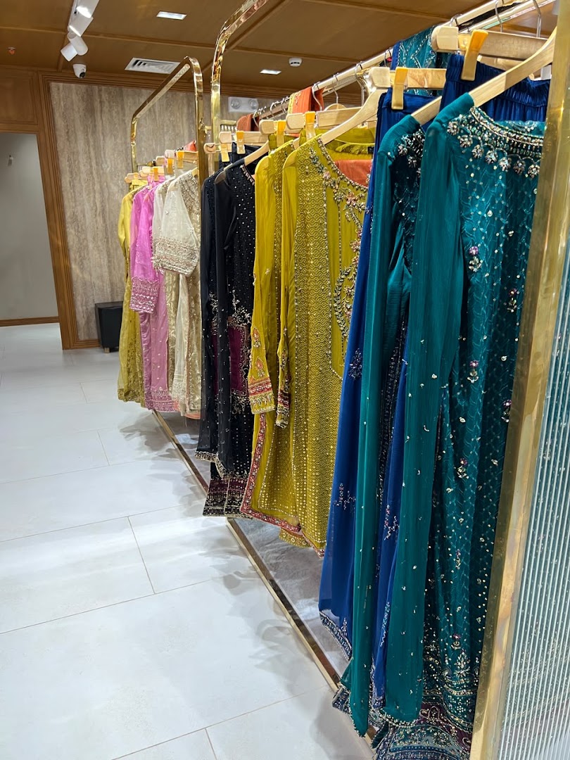 Naqshi: clear display of shop products